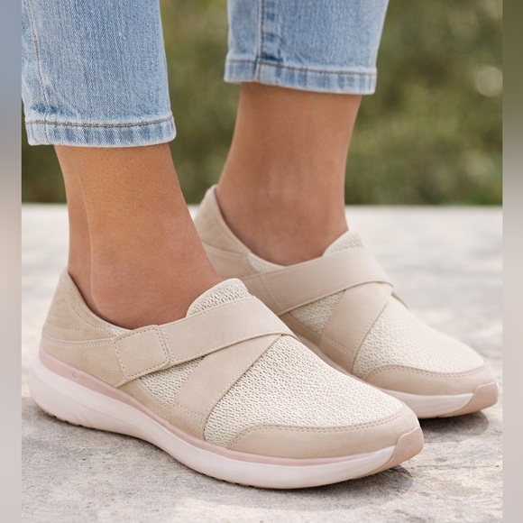OluKai Shoes - Olukai Mikilua Kako’o Women's Beige Pink Leather Slip On Strap Sneakers Size 10